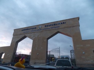 Ingangshekken voor Azer beidjan / Entance gate to Azerbaijan