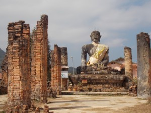 Mueang Khoun: 500 jaar oude Boeddha-beeld / 500 years old Buddha statue