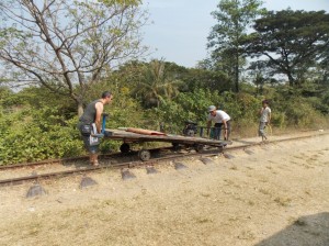 Battambang: bamboetrein / bamboo train