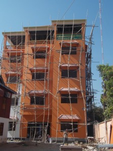 Kampot : stevige stelling / sturdy scaffolding