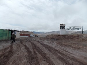 Pamir Highway: Tadjiekse grens / Tajik border